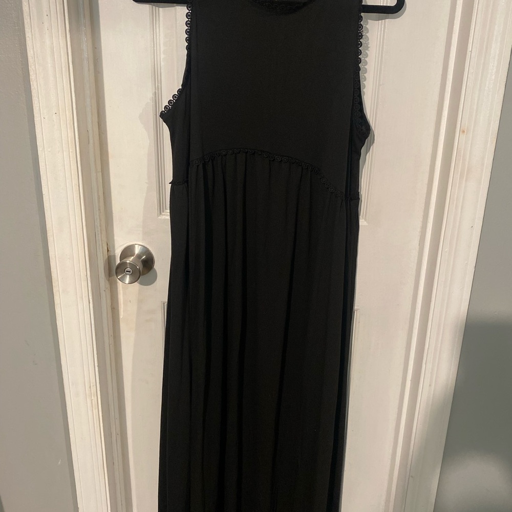 Elegant Black Sleeveless Dress